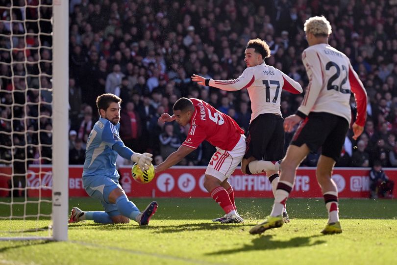 'Robbery' - Jamie Carragher issues Nottingham Forest relegation verdict ...