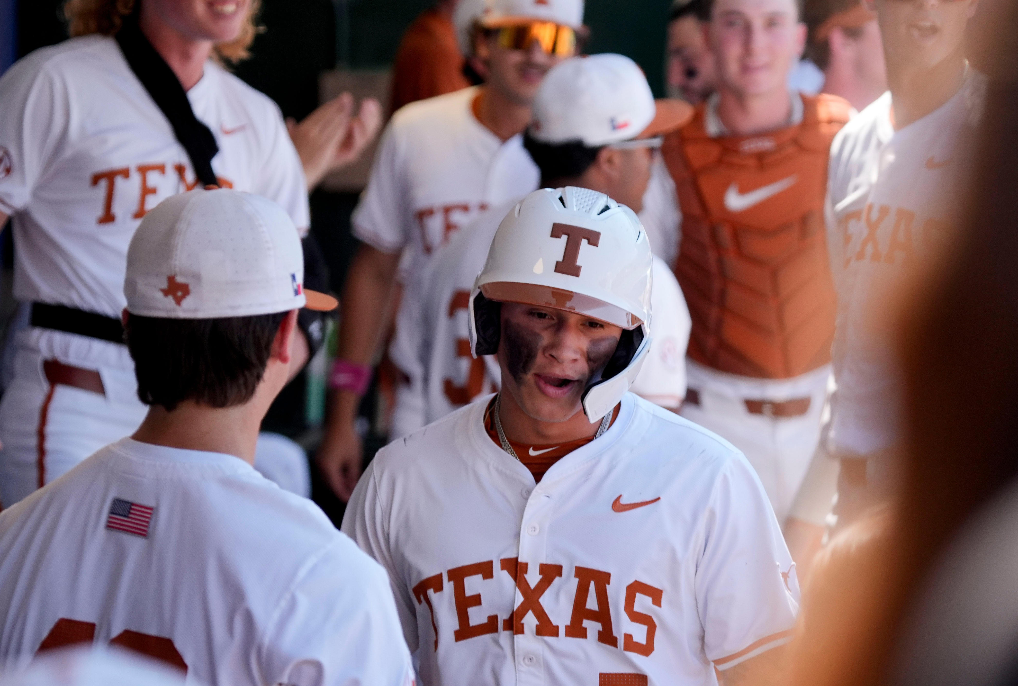 Unbeaten Texas Longhorns baseball remain No. 3 in Coaches Poll