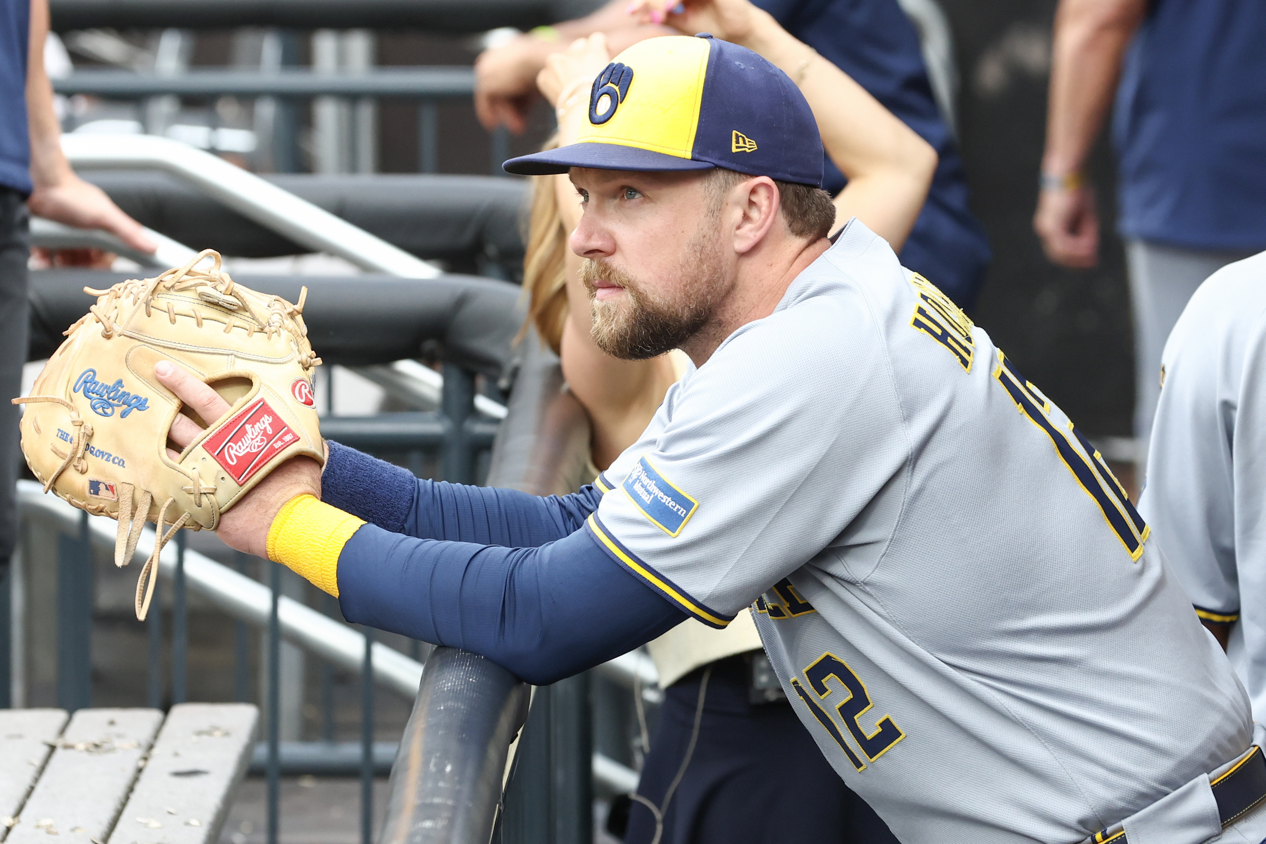 Rhys Hoskins has signed with a new team<br><br>