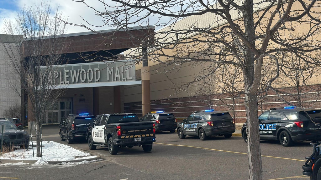 Man injured in shooting at Maplewood Mall; suspect arrested