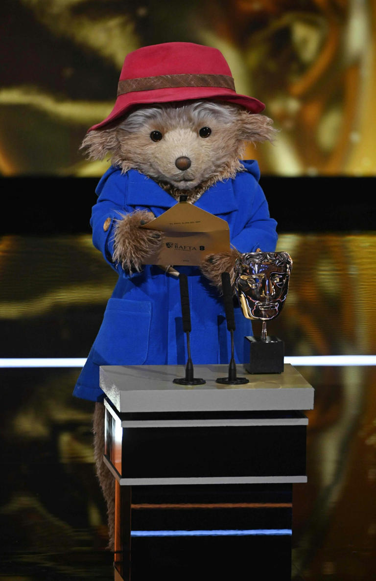 How does Paddington appear on stage live?