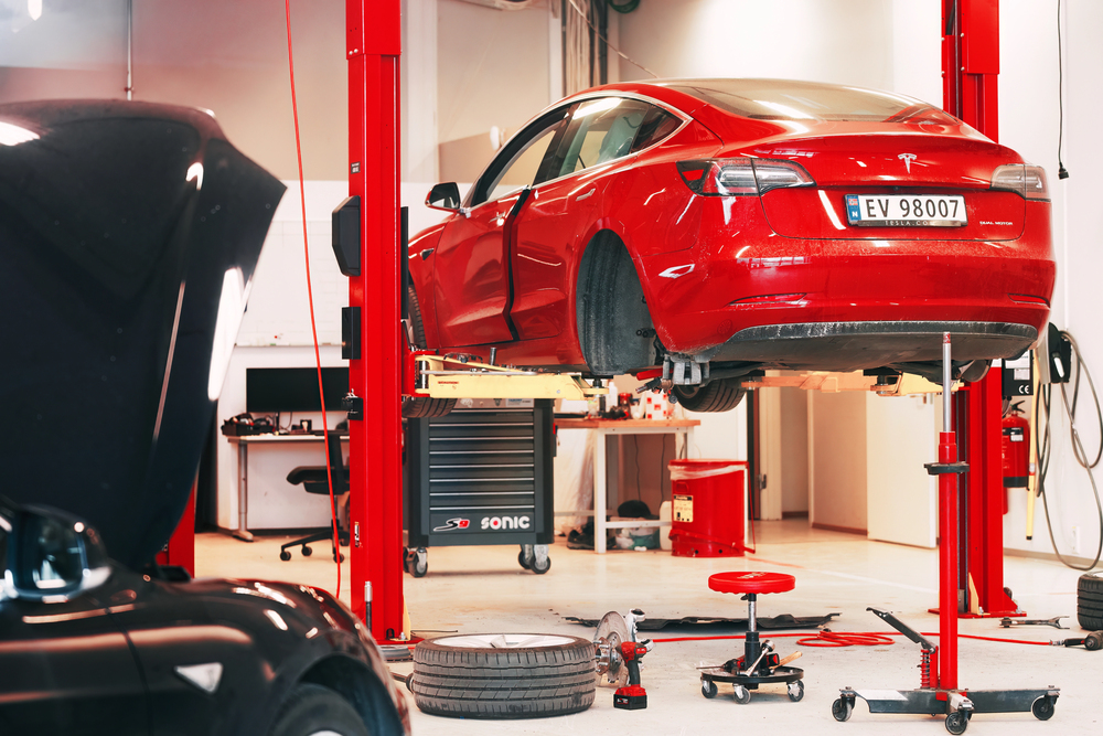 Do electric cars need less maintenance?