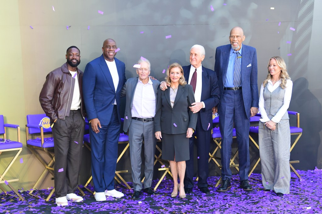 Pat Riley grateful to be honored with Lakers statue