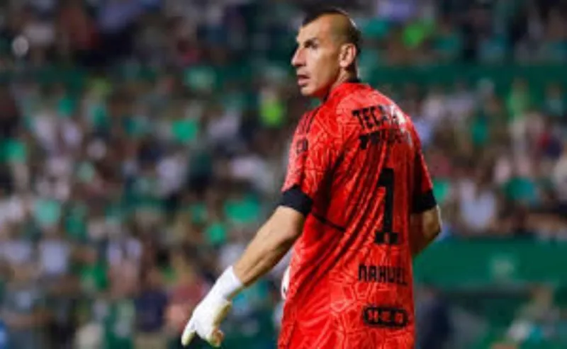 Nahuel Guzmán estalla y sacude a la Liga MX tras polémica derrota de Tigres.