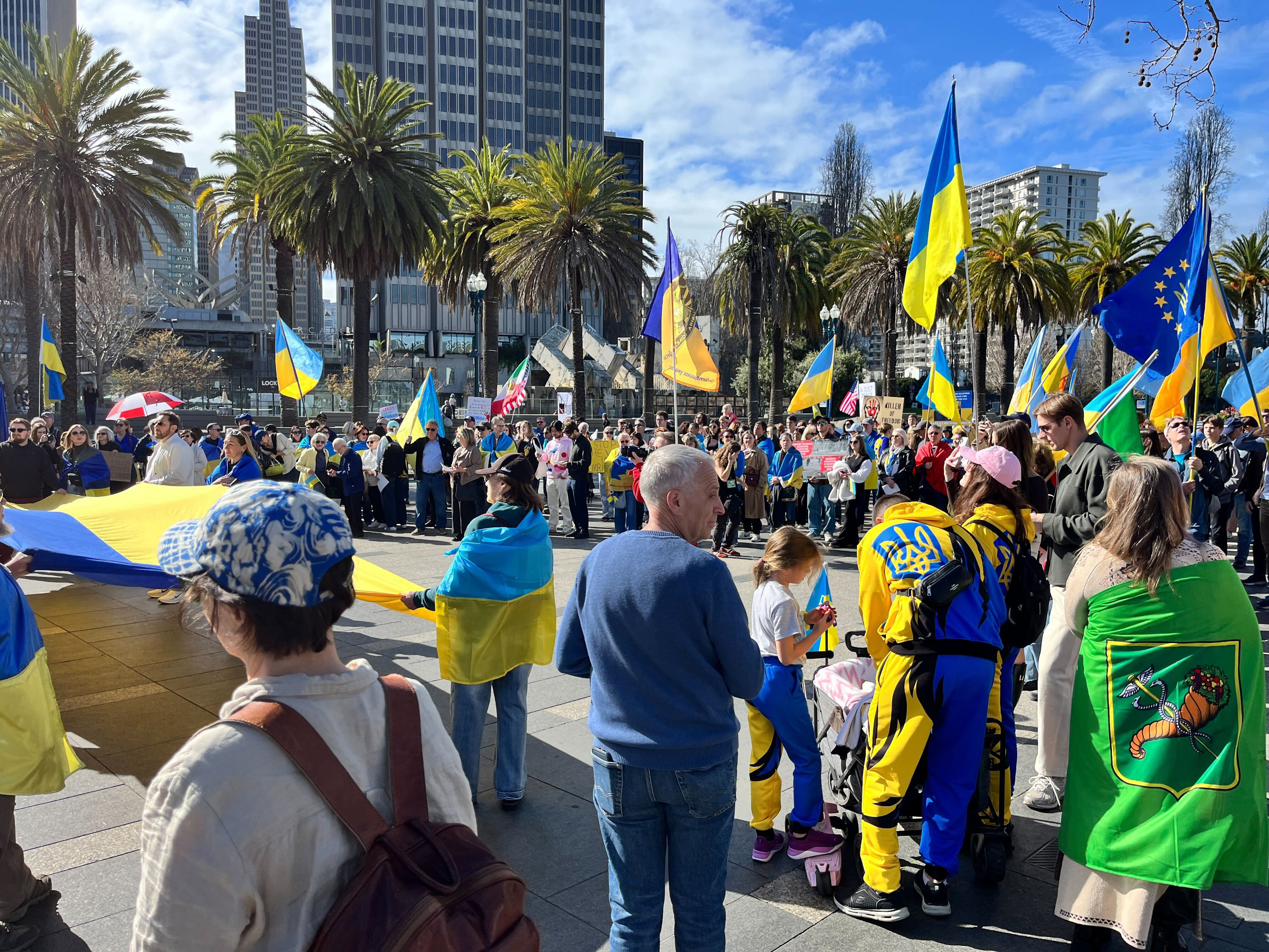 Hundreds rally in San Francisco on 4th anniversary of Russia-Ukraine war