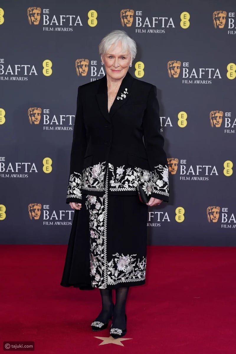 Glenn Close بالشعر الأبيض البيكسي
