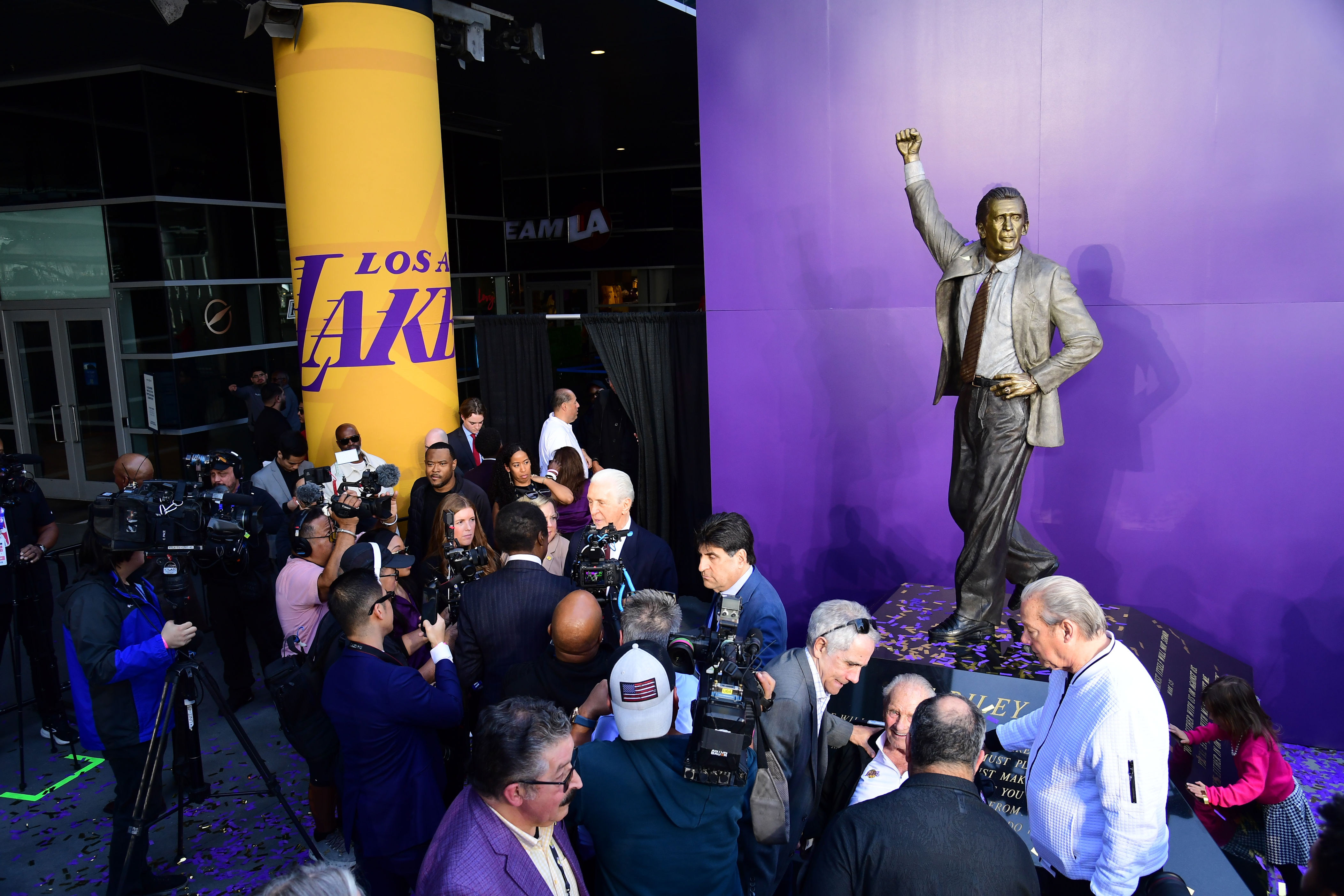 Pat Riley grateful to be honored with Lakers statue