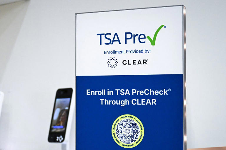 Chaos at LAX after TSA PreCheck and Global Entry shut, furious flyers ...