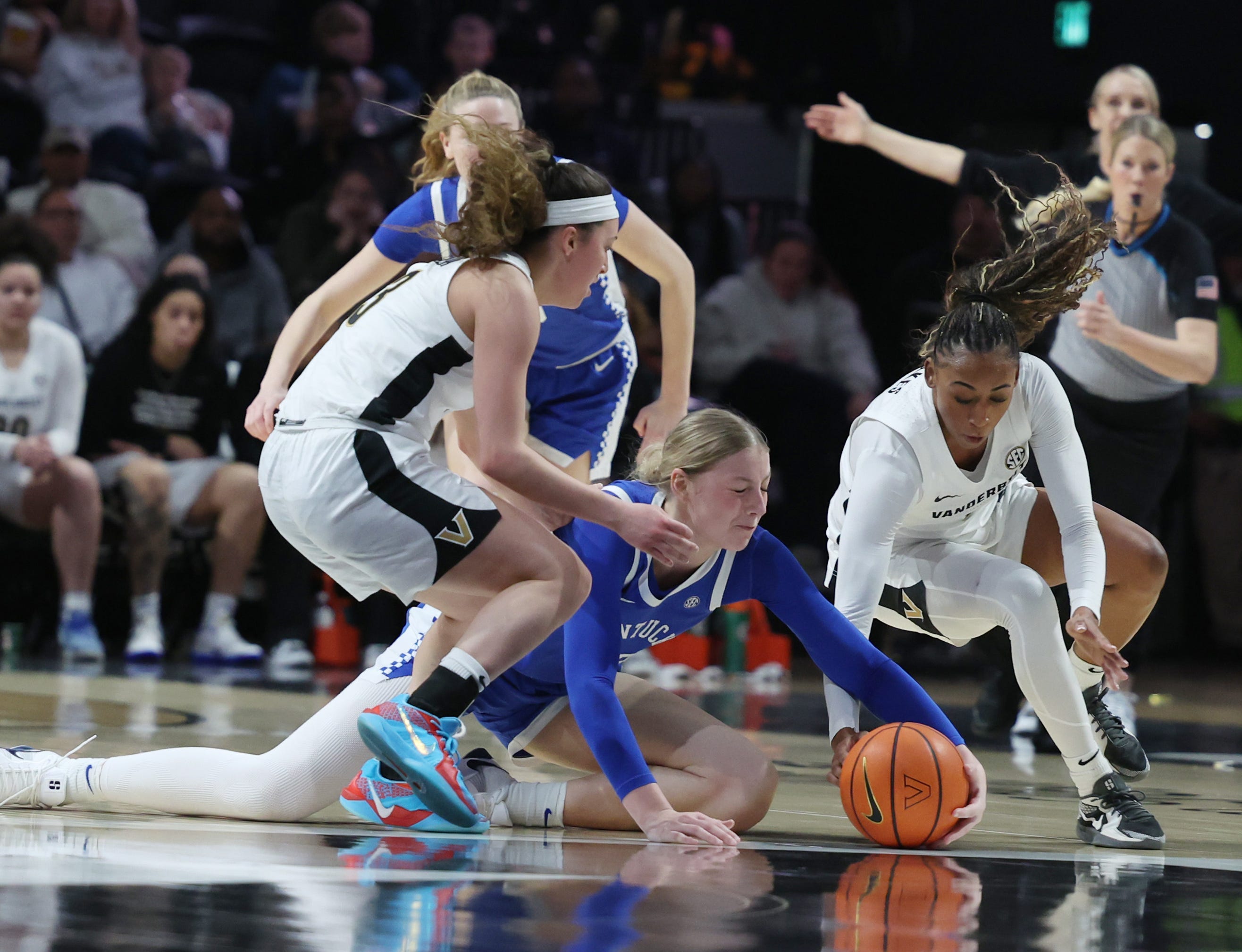 Kentucky WBB loses another close game to Vanderbilt on Sunday