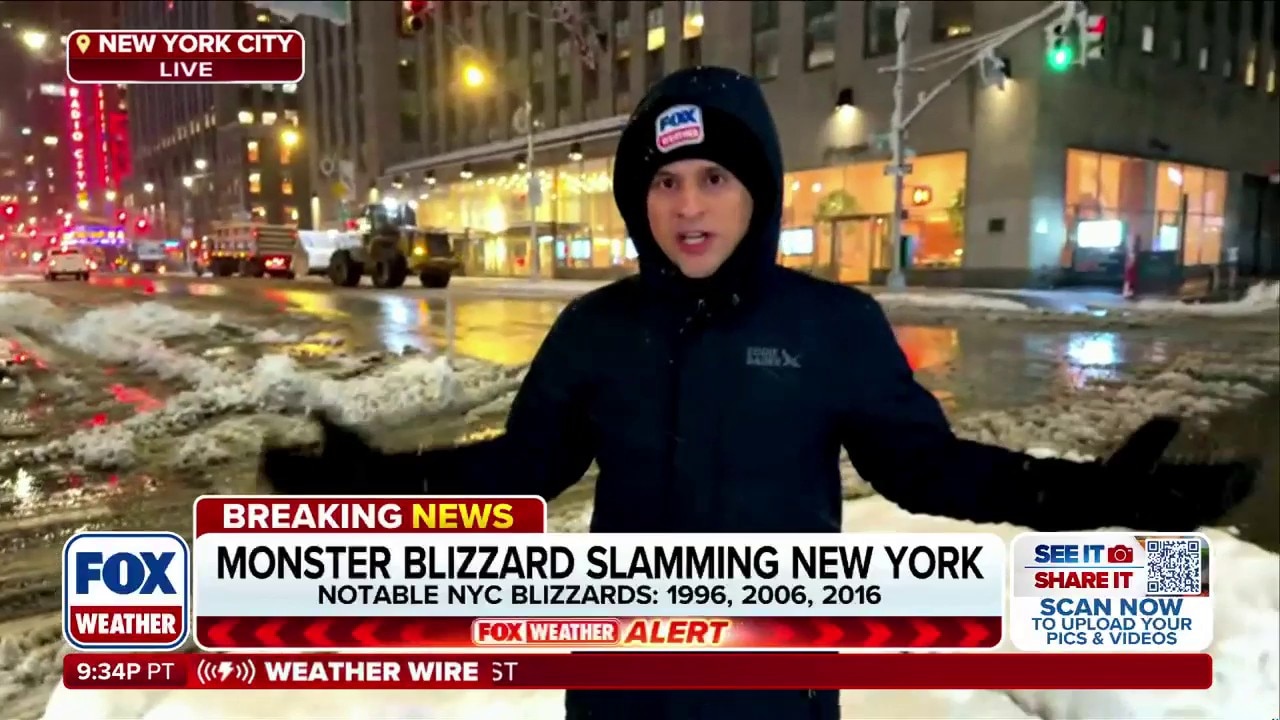 Monster blizzard pummels New York City