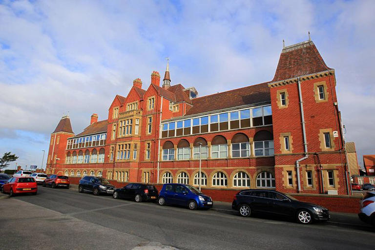 New Rhyl hospital no 'gimmick' as health secretary insists it's 'really ...