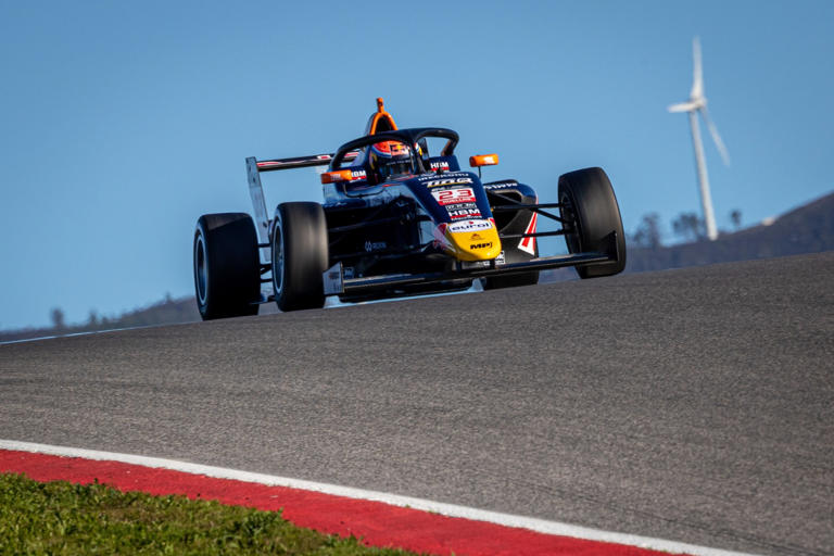 Twee podiumplaatsen voor Rocco Coronel in Spaanse F4 ...