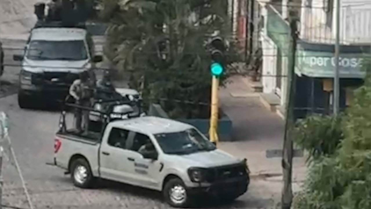 Tourists trapped in Puerto Vallarta recount cartel retaliation after El Mencho killed<br><br>