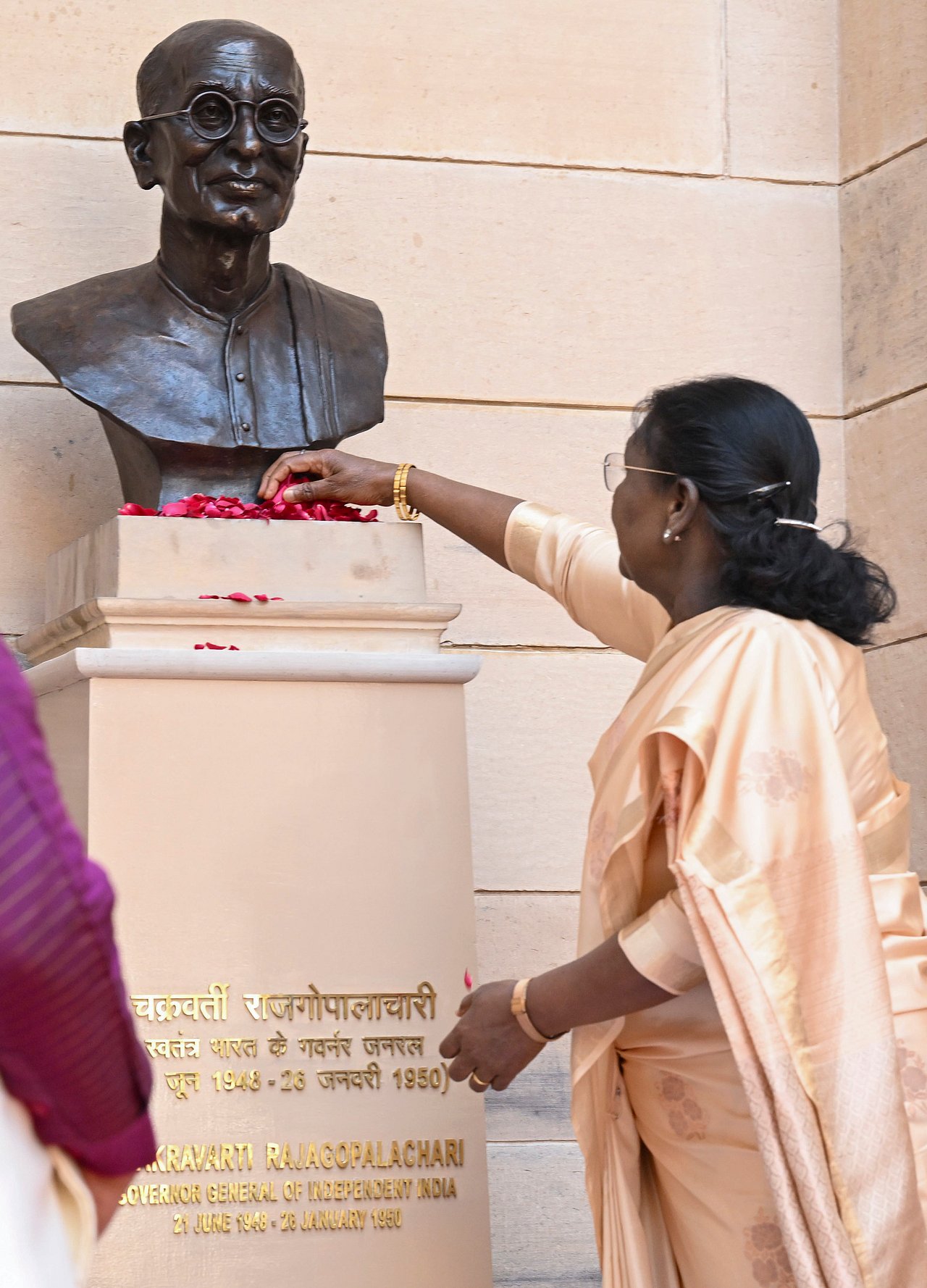 'Shedding vestiges of colonial mindset': Rajaji's bust replaces that of ...