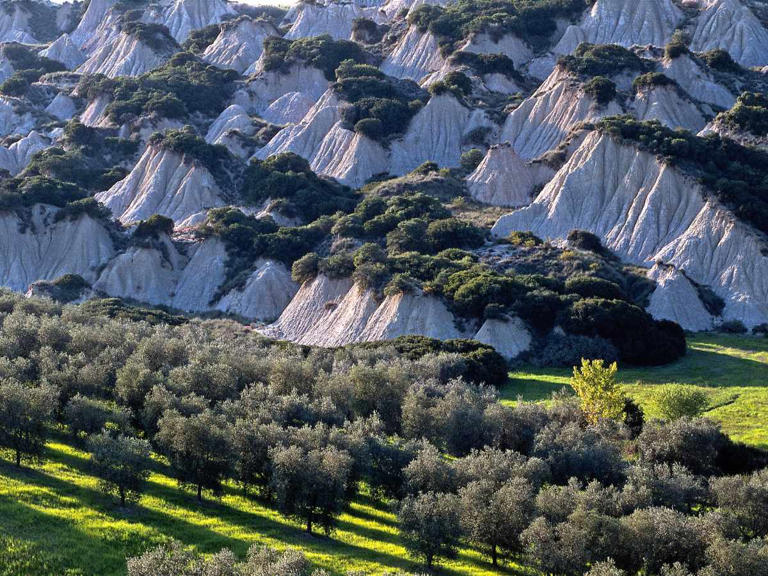 Calanchi di Aliano, le cicatrici d’argilla che hanno stregato la ...