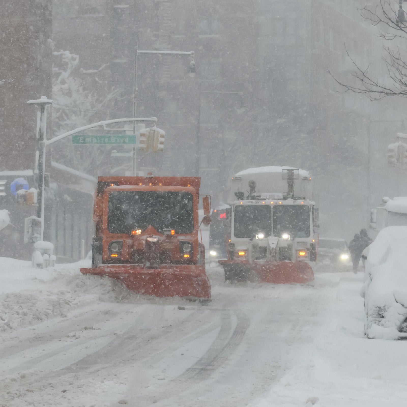 Power outages reported, thousands of flights canceled as storm slams ...