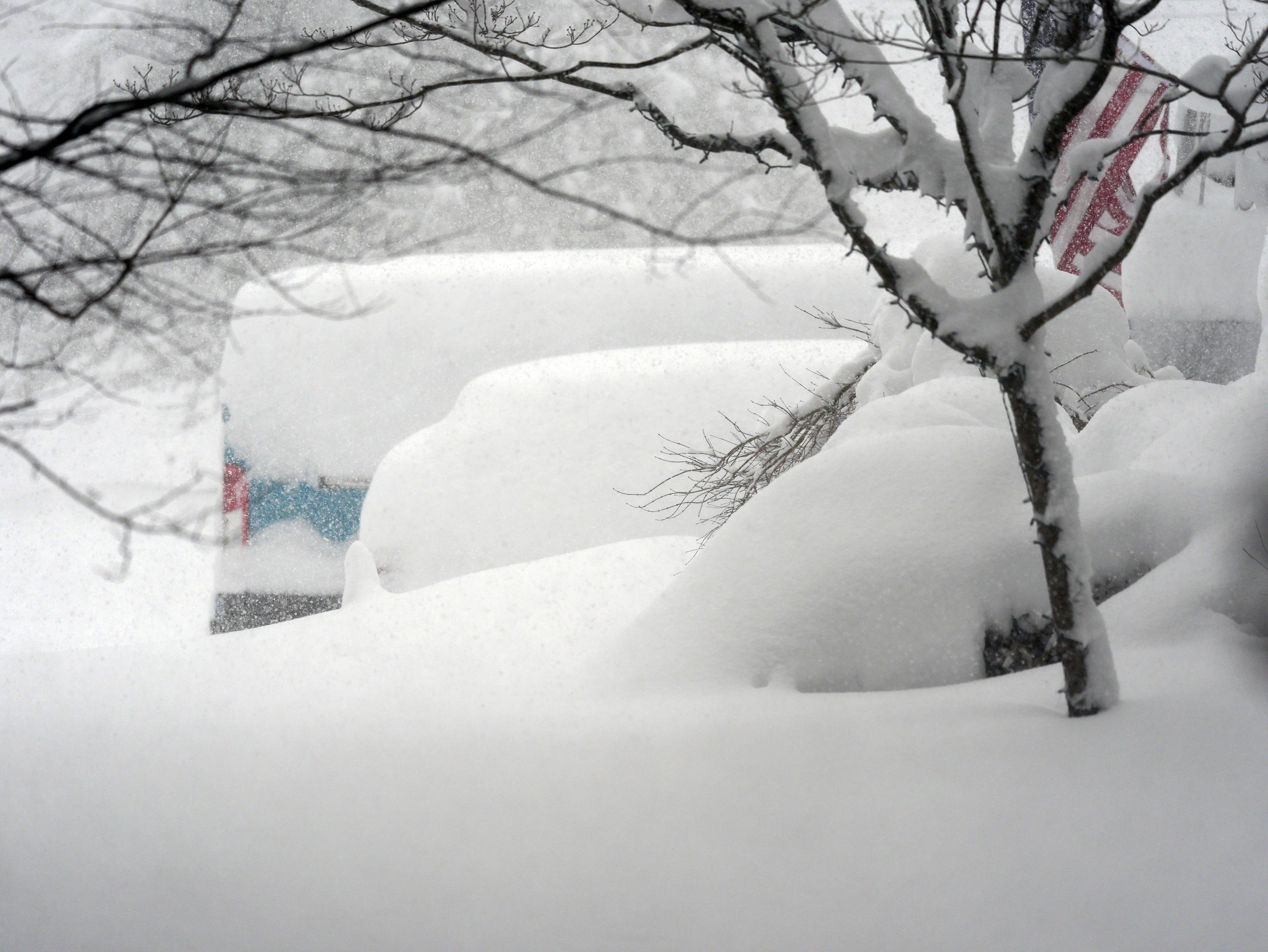 Watch time-lapse video of snow piling up during NY blizzard