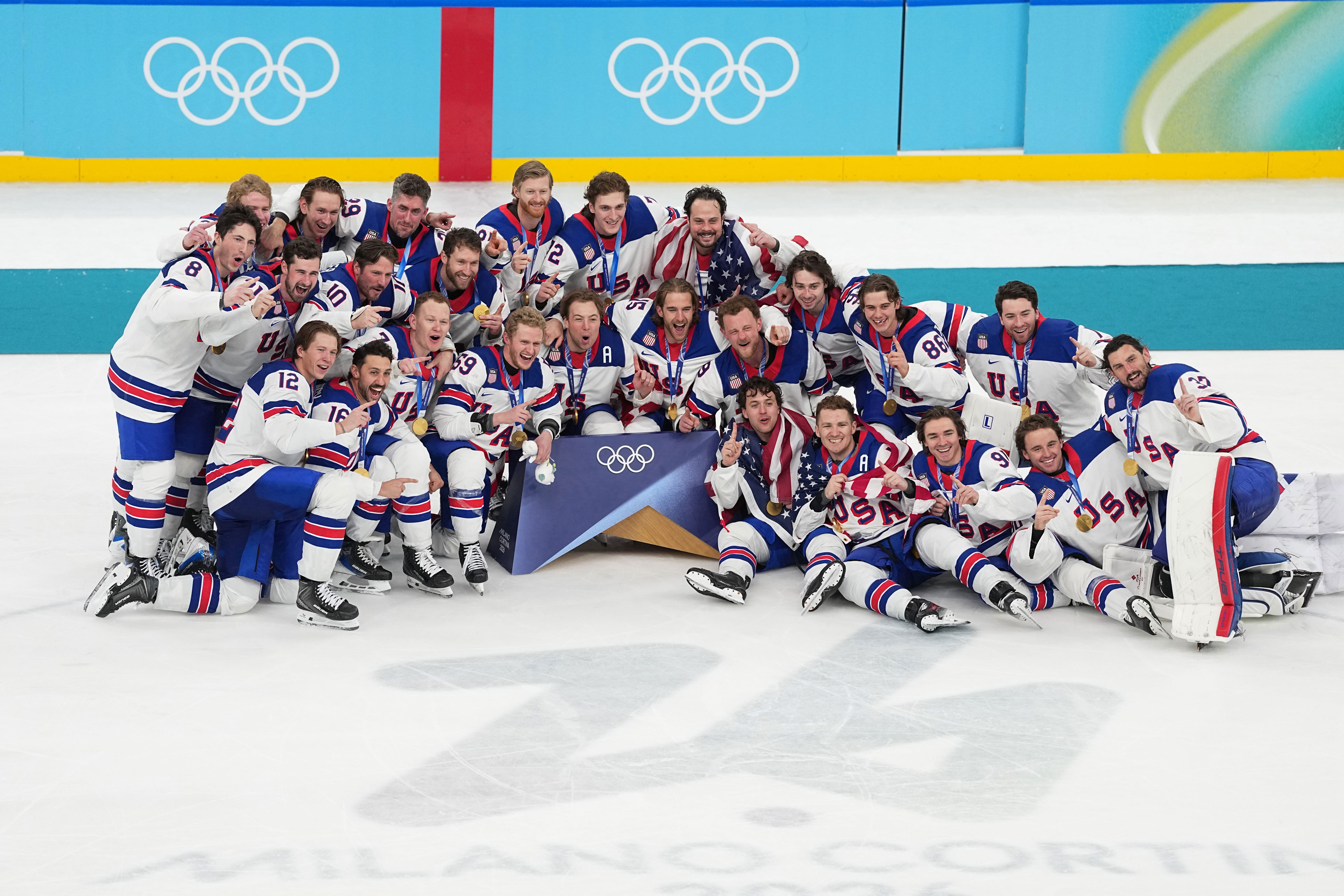 Baltimore seafood restaurant goes viral with patriotic defense of America