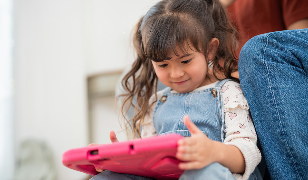 Shocking study finds that interactive screen time can cause brain ...