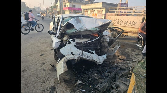 Two brothers among 3 killed as car rams into roundabout in Abohar