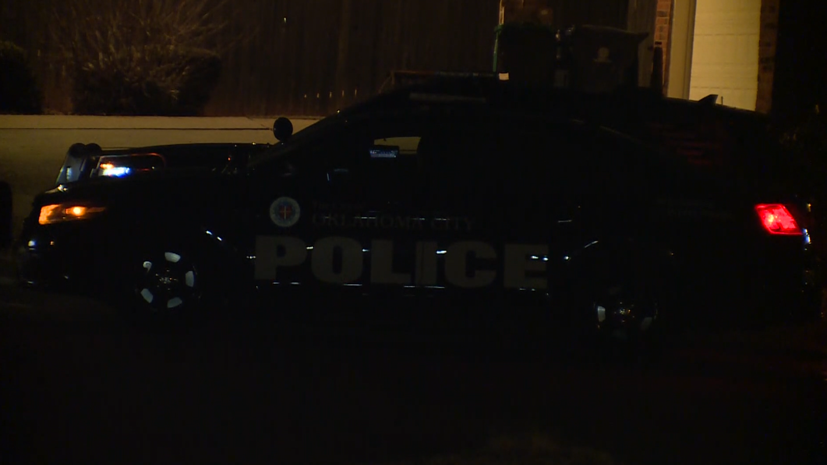 Man hospitalized, woman arrested after stabbing in northwest Oklahoma City
