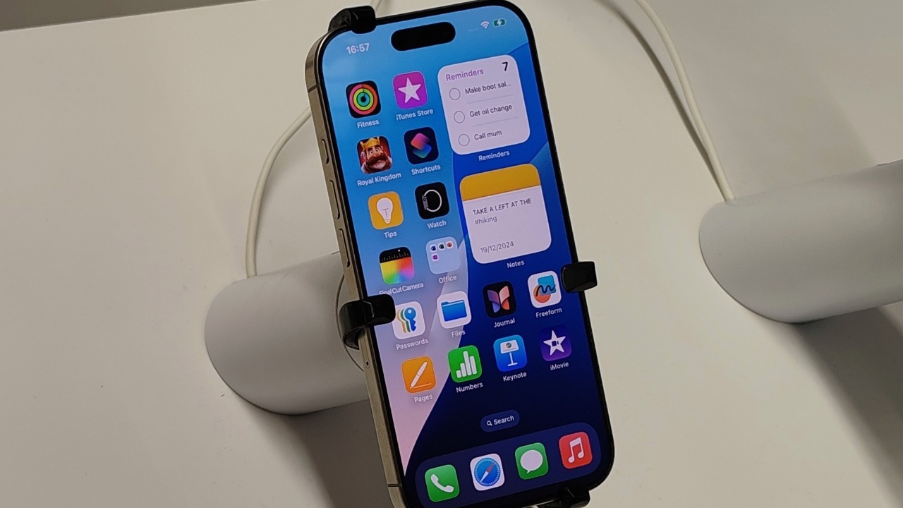 Apple banned 'nudify' apps that pose as ordinary apps to sneak past App ...