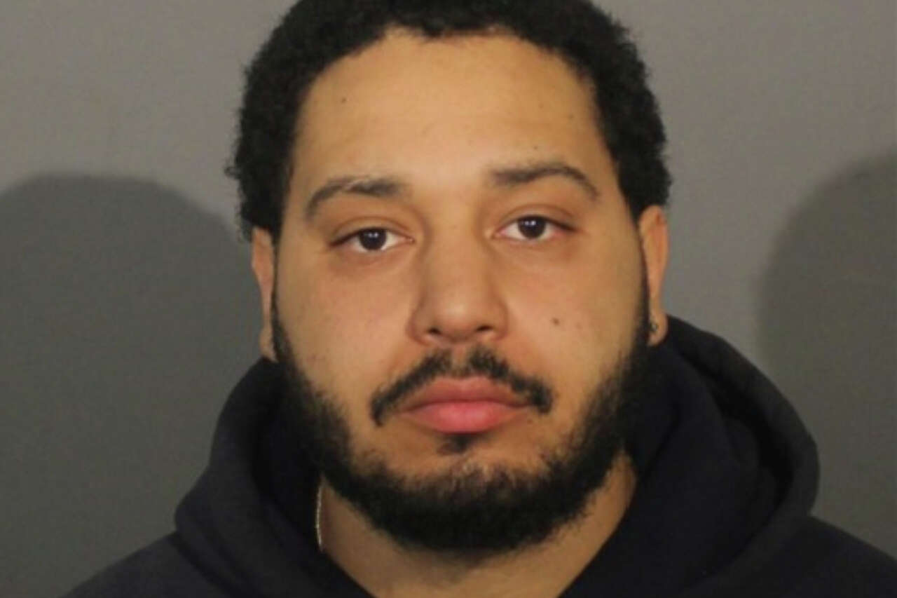 Danbury man charged with DUI, assault in South Street crash that ...