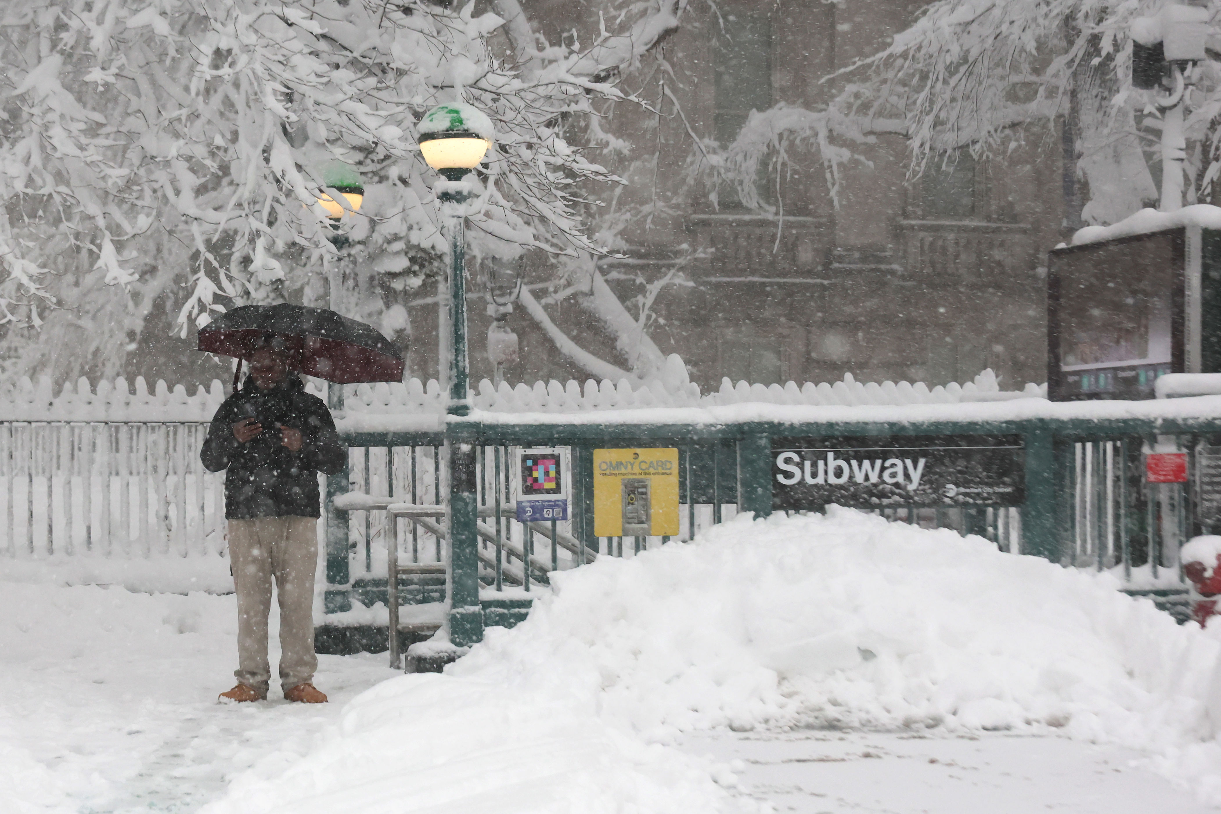 Winter storm warning for Tuesday as 11 states get up to 3 feet of snow