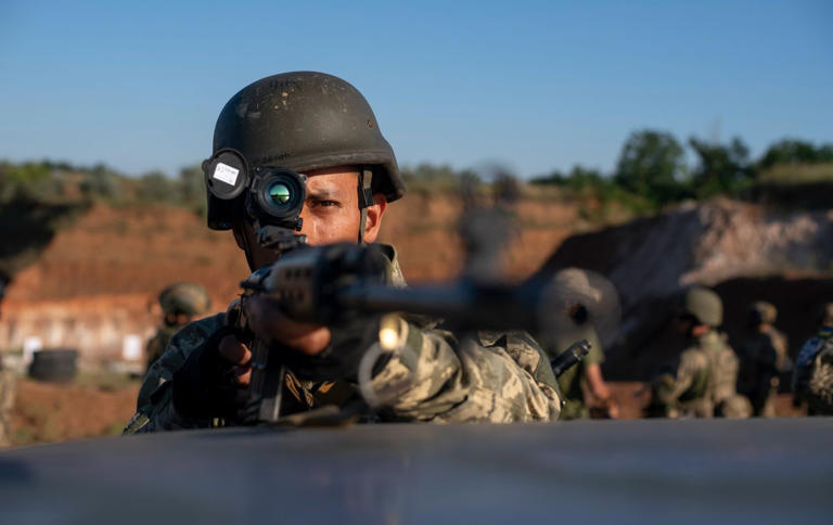 Volunteers from 75 countries helping defend Ukraine - Armed forces ...