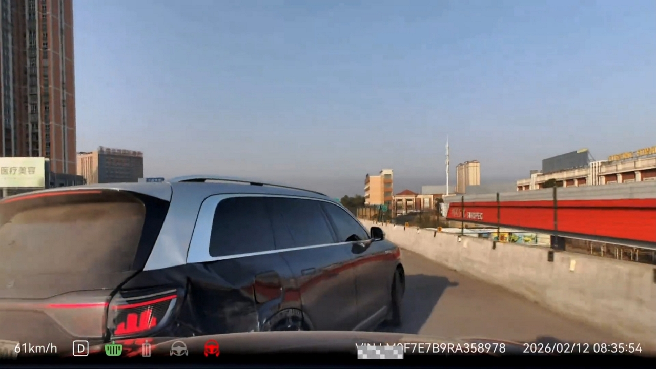 Dashcam captures collision involving M9 intelligent driving system in ...