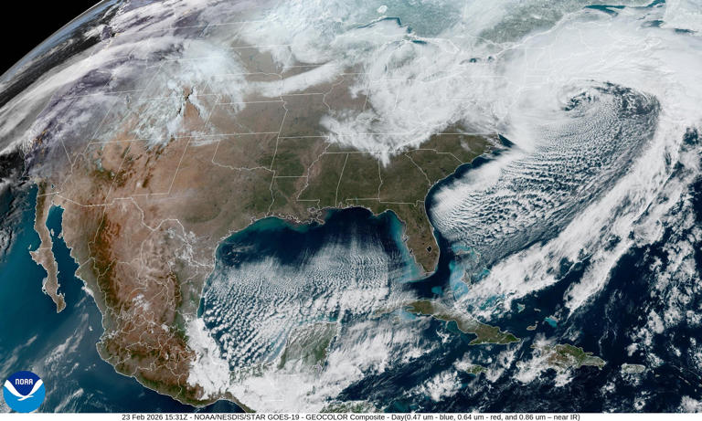 Satellite photos show what the massive blizzard slamming the Northeast ...