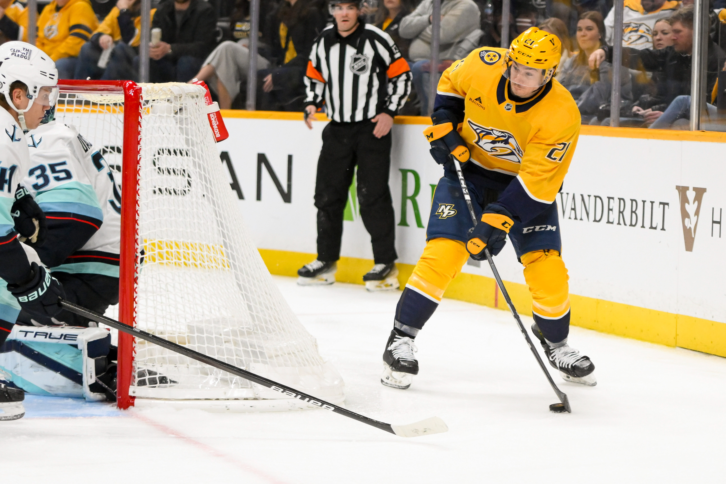 Predators sign Jake Lucchini to two-way extension