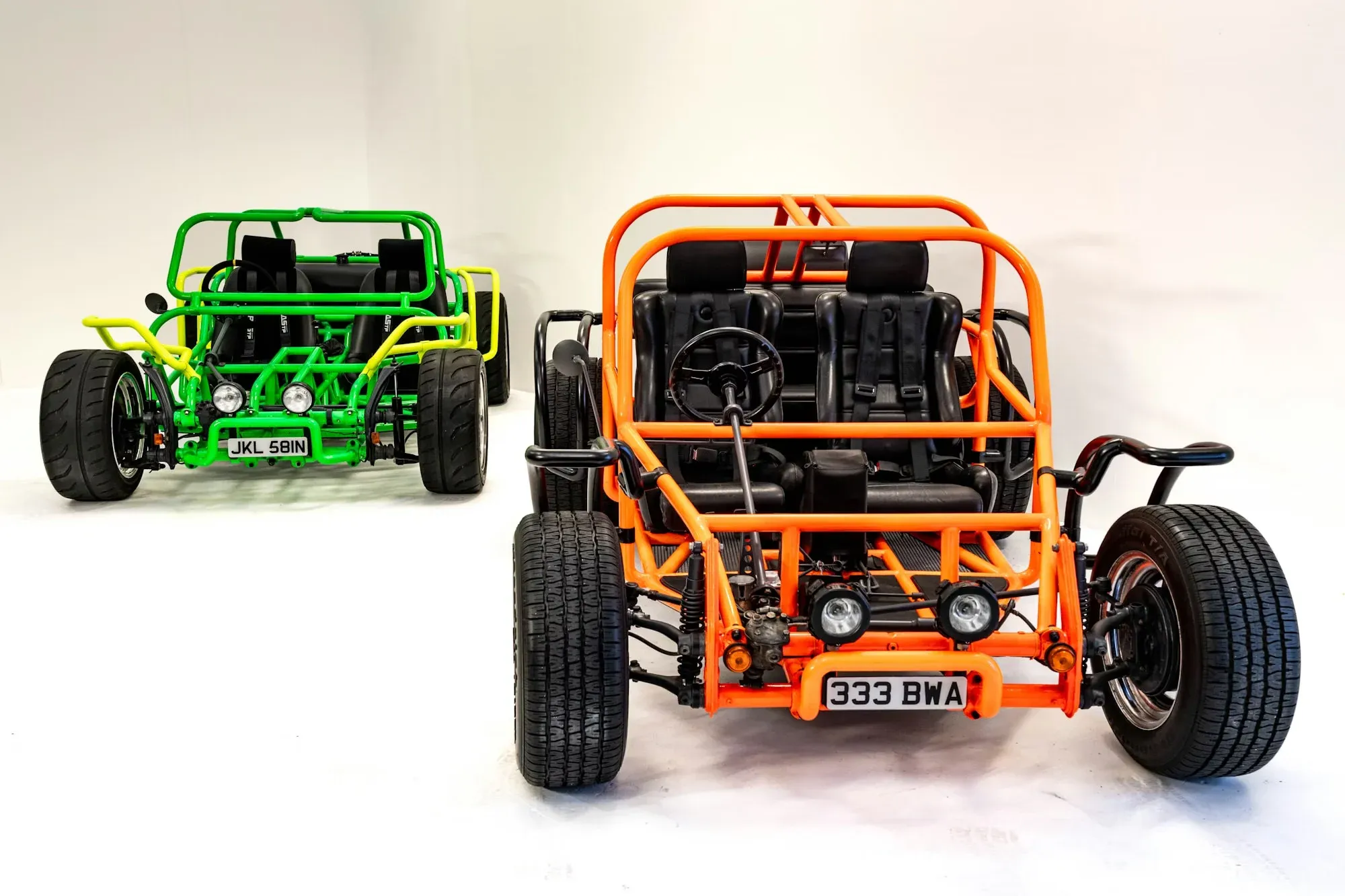 Artist Benedict Radcliffe creates drivable dune buggy duo based on VW ...