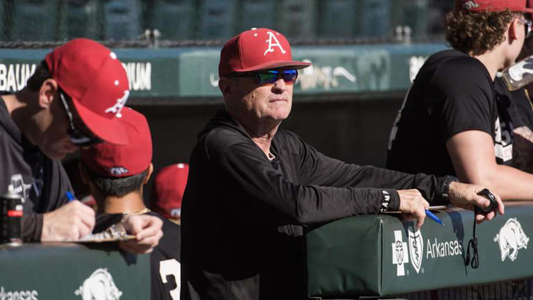 Arkansas baseball sweeps Xavier, extends historic home dominance