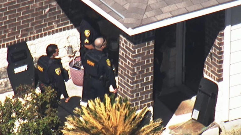 Deputies arrest 61-year-old after barricade standoff