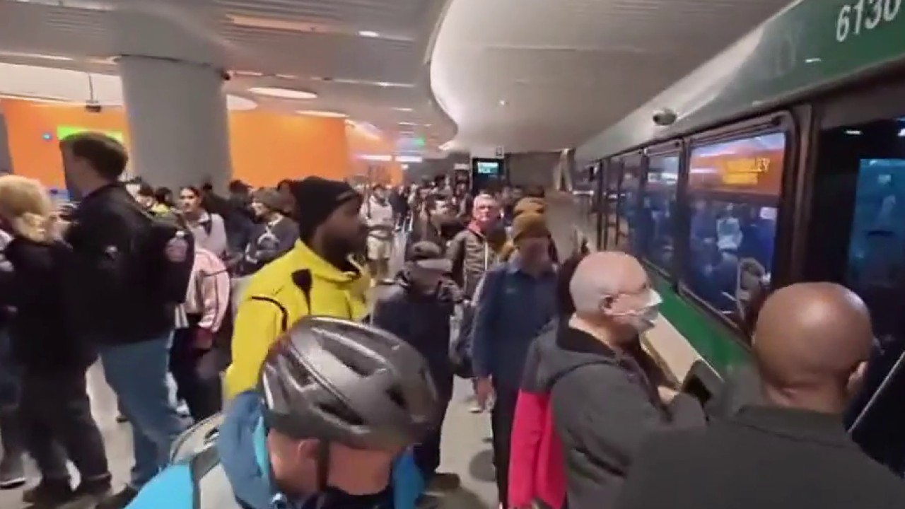 Communications failure shuts down BART Transbay Tube service, stranding ...