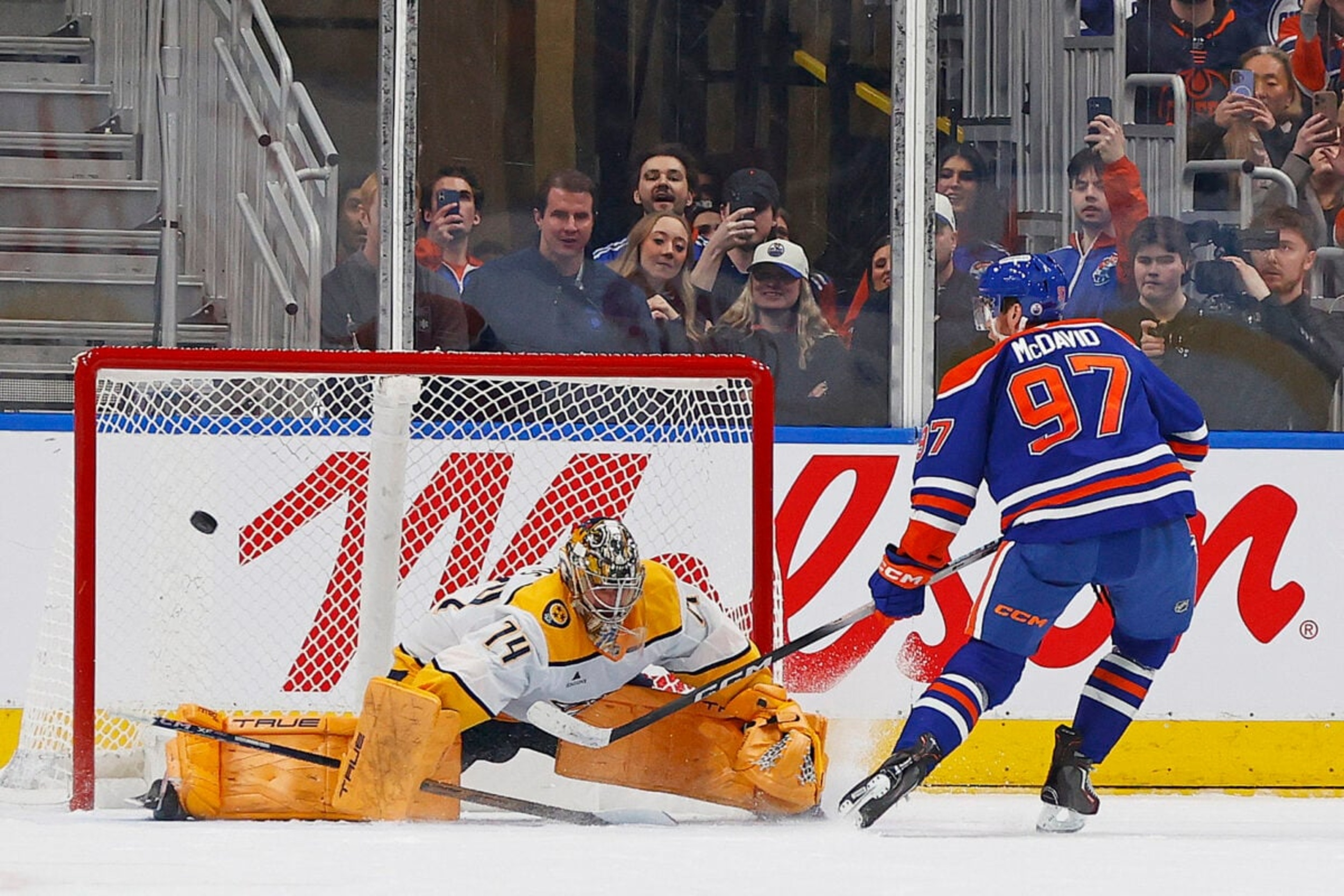 Oilers news & rumours: Mangiapane trade, McDavid, Savoie, Samanski