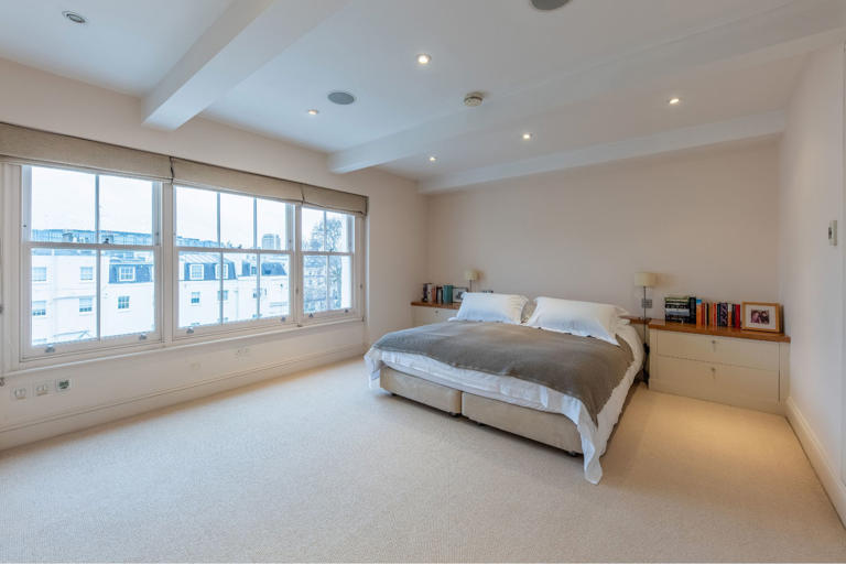 James Bond star Sir Roger Moore's Belgravia apartment is up for sale