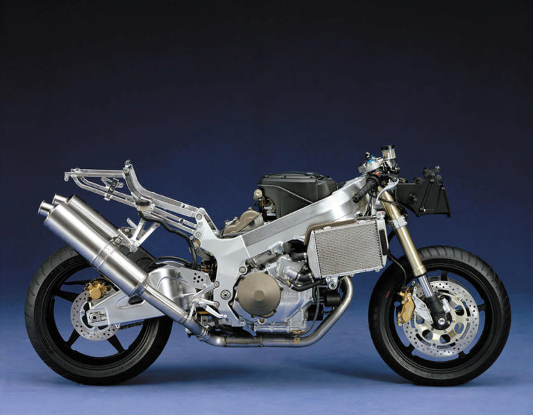 How Honda built a V-twin engine to beat Ducati