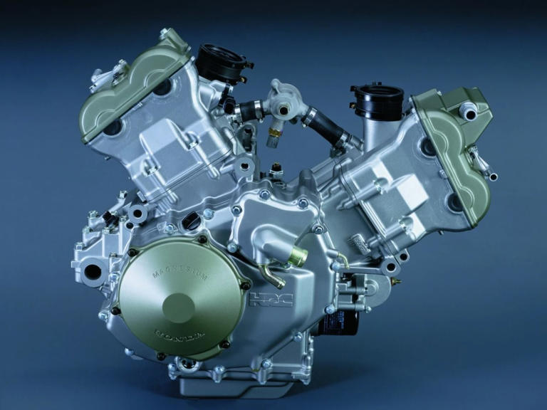 How Honda built a V-twin engine to beat Ducati