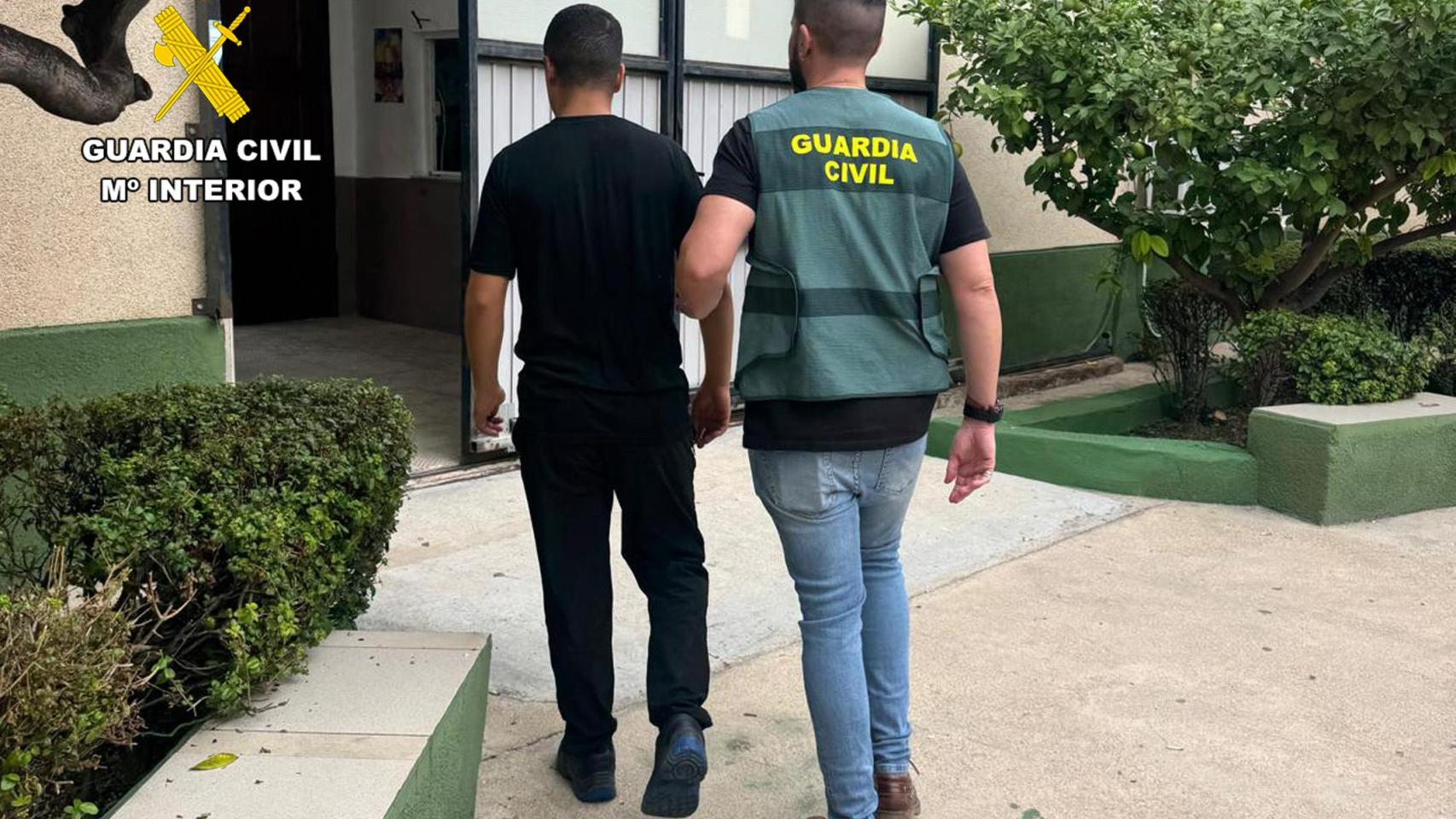 Detenidos dos jóvenes de Alicante por apalizar y robar a un chico gay ...