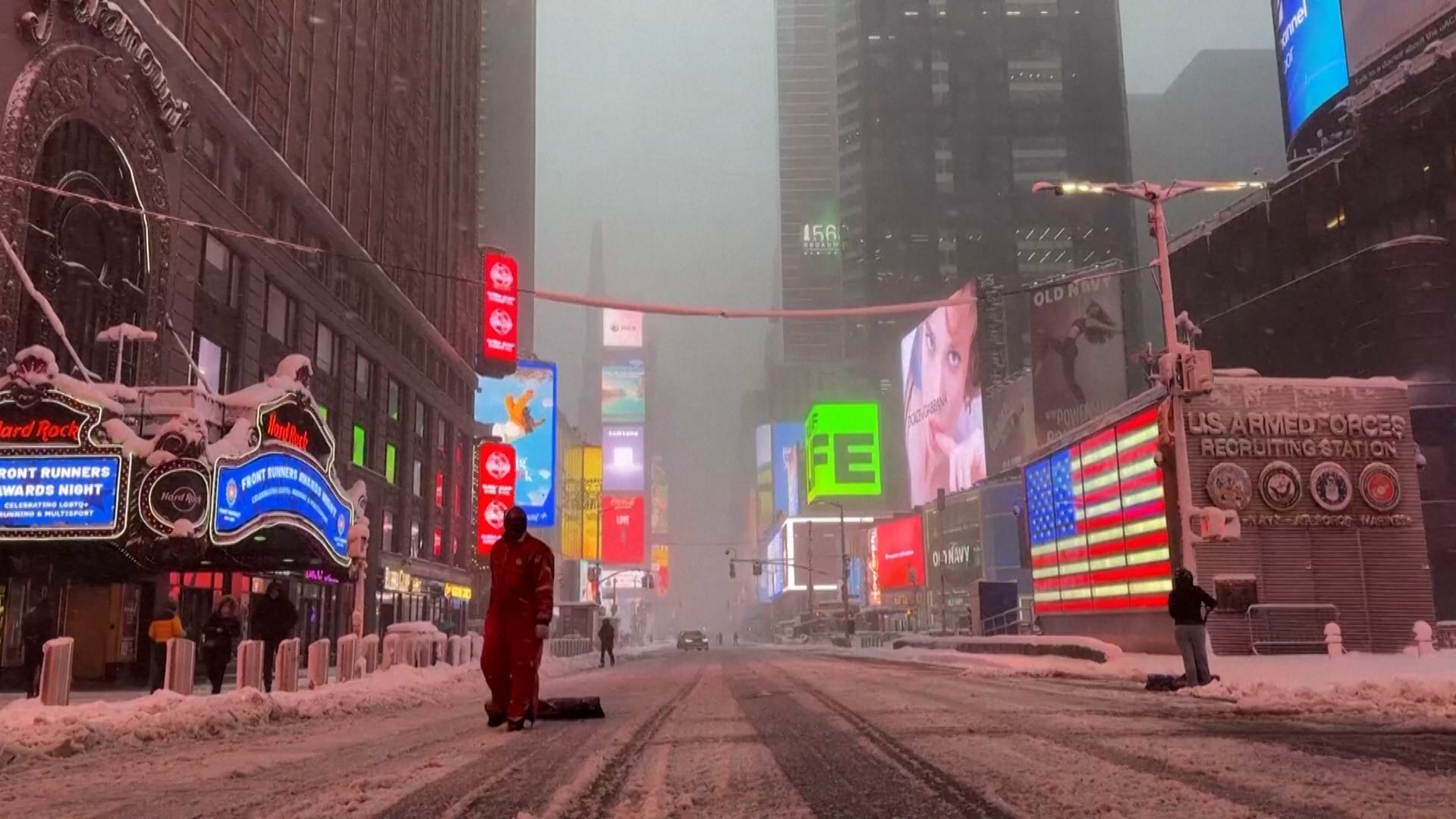 New Yorkers hunker down as Nor’easter blizzard slams Eastern US