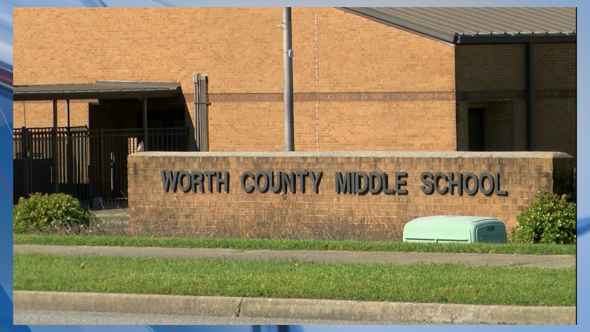 Worth County Schools responds to bomb threat at middle school