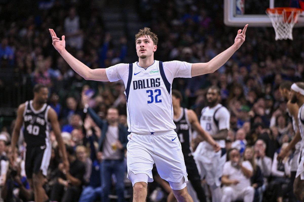 Cooper Flagg dominates LeBron James, Lakers with 45 points in Mavericks ...