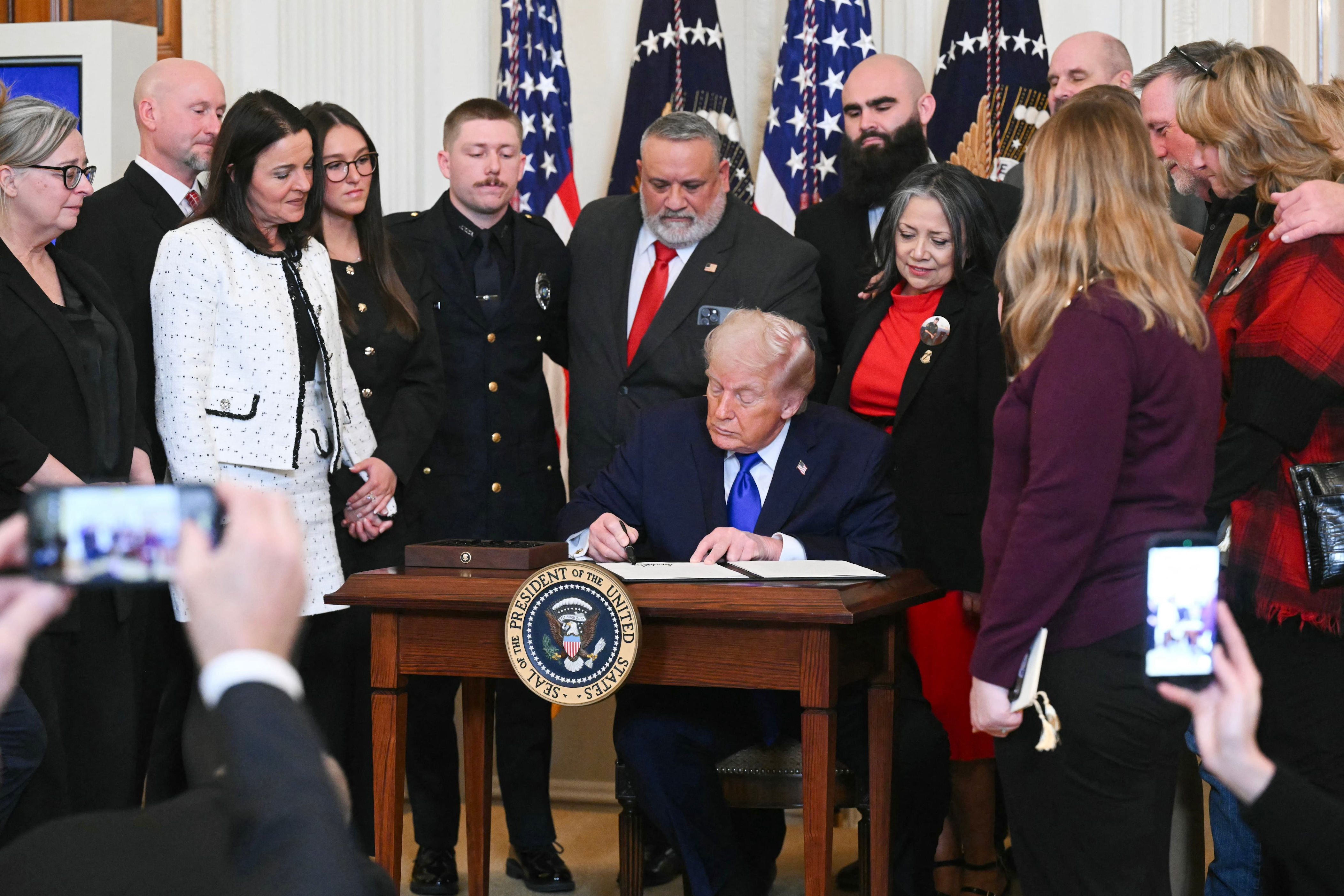 Trump, 79, becomes wildly distracted with bizarre ramble
