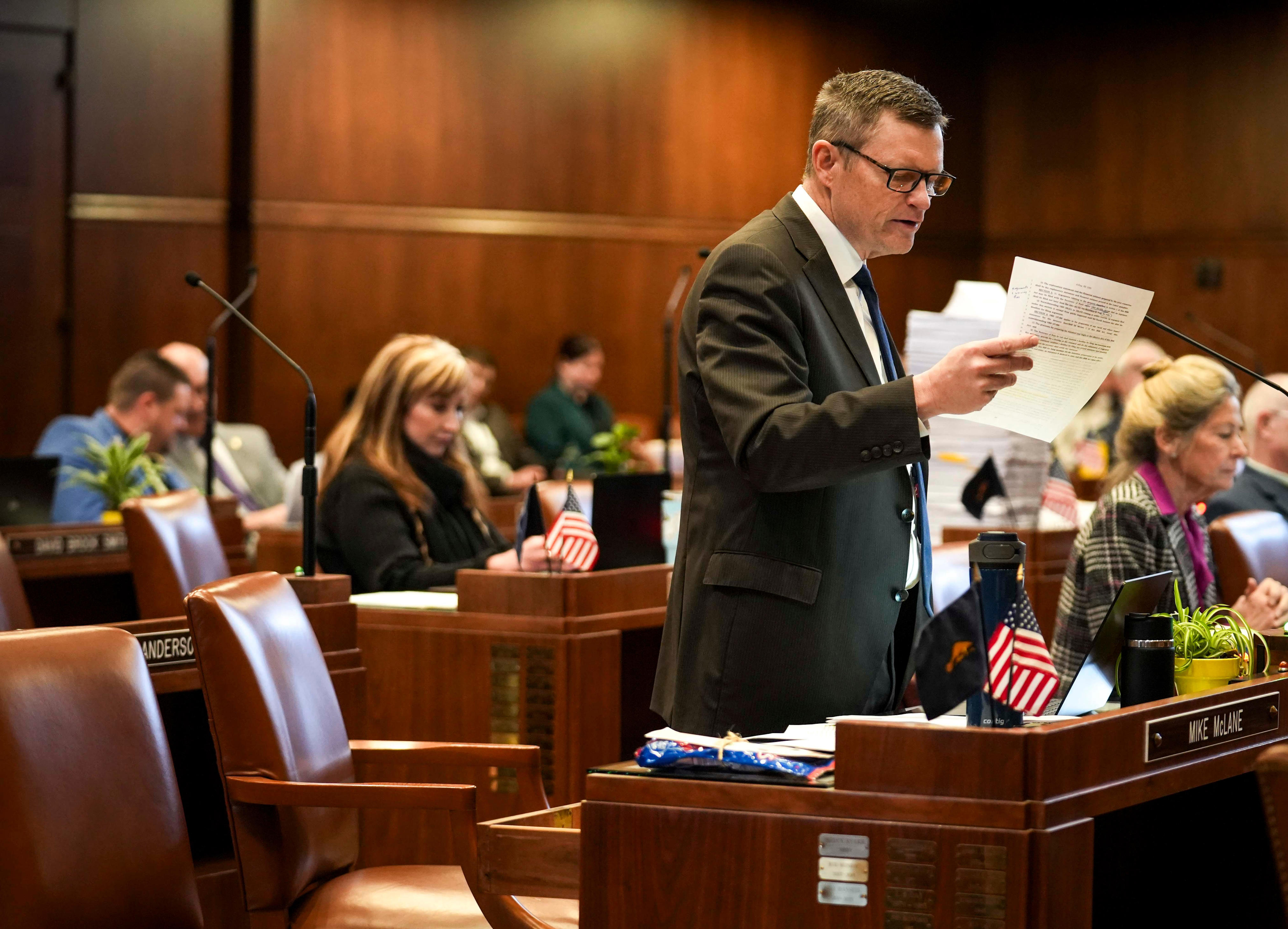 Democrats advance controversial bill to move Oregon gas tax vote to May