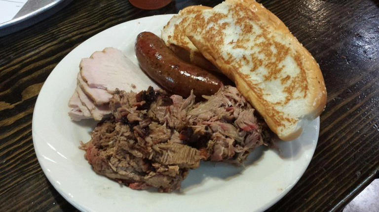 7 BBQ chains with the best meat samplers