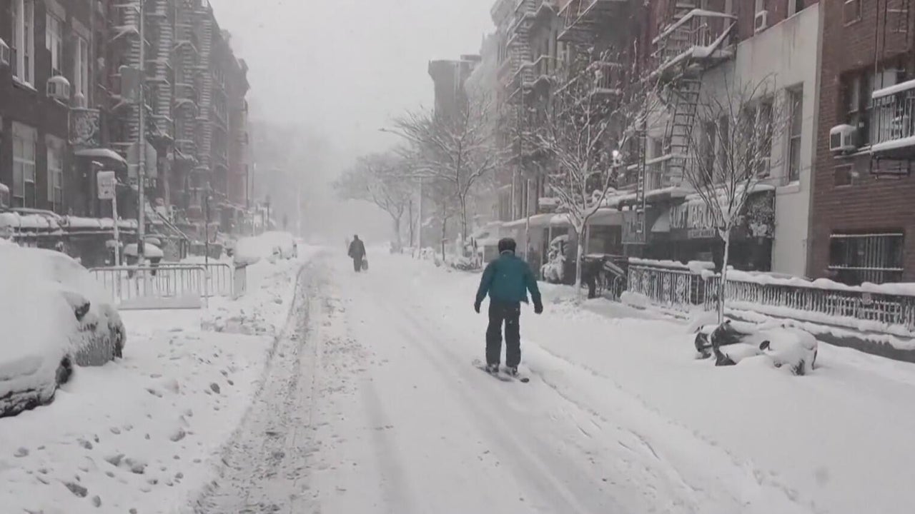 Blizzard slams northeast, shuts down cities and grounds flights