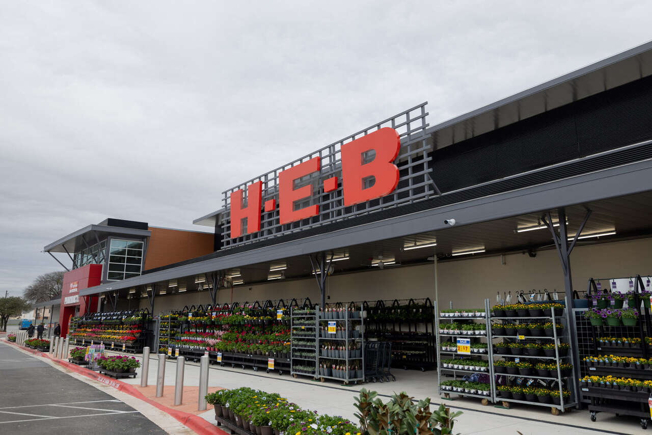 H-E-B finishes massive $17.5M remodel to nearest UT Austin store