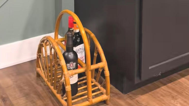 14 genius ideas to repurpose a thrifted magazine rack to use around the ...